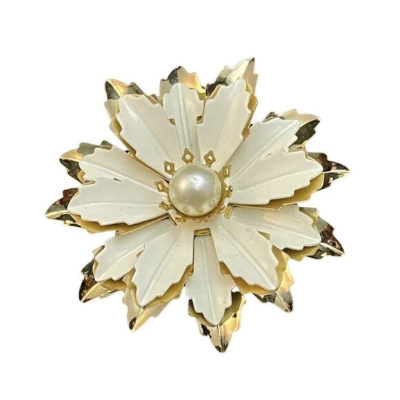 Vintage Gold & White Enamel Floral Brooch Pearl Center Glamoratti Statement Pin - Picture 8 of 10
